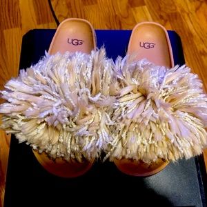 Uggs yawn slippers